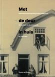 Met de deur in huis - Wouter van Elburg